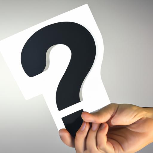 Gần cận tay người cầm một dấu hỏi, tượng trưng cho những câu hỏi thường gặp về marketing gián tiếp.